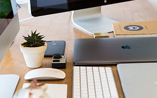 0比1不敌切尔西，斯彭斯当众拒握手，唇语曝光他对主帅放这句狠话